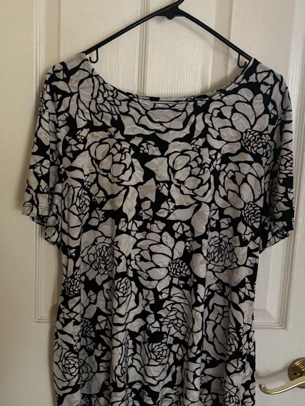 JM Collection Black and White Floral Short-Sleeve Top